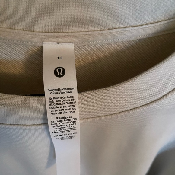 Lululemon perfectly oversized crew “graphic” - Picture 2 of 4